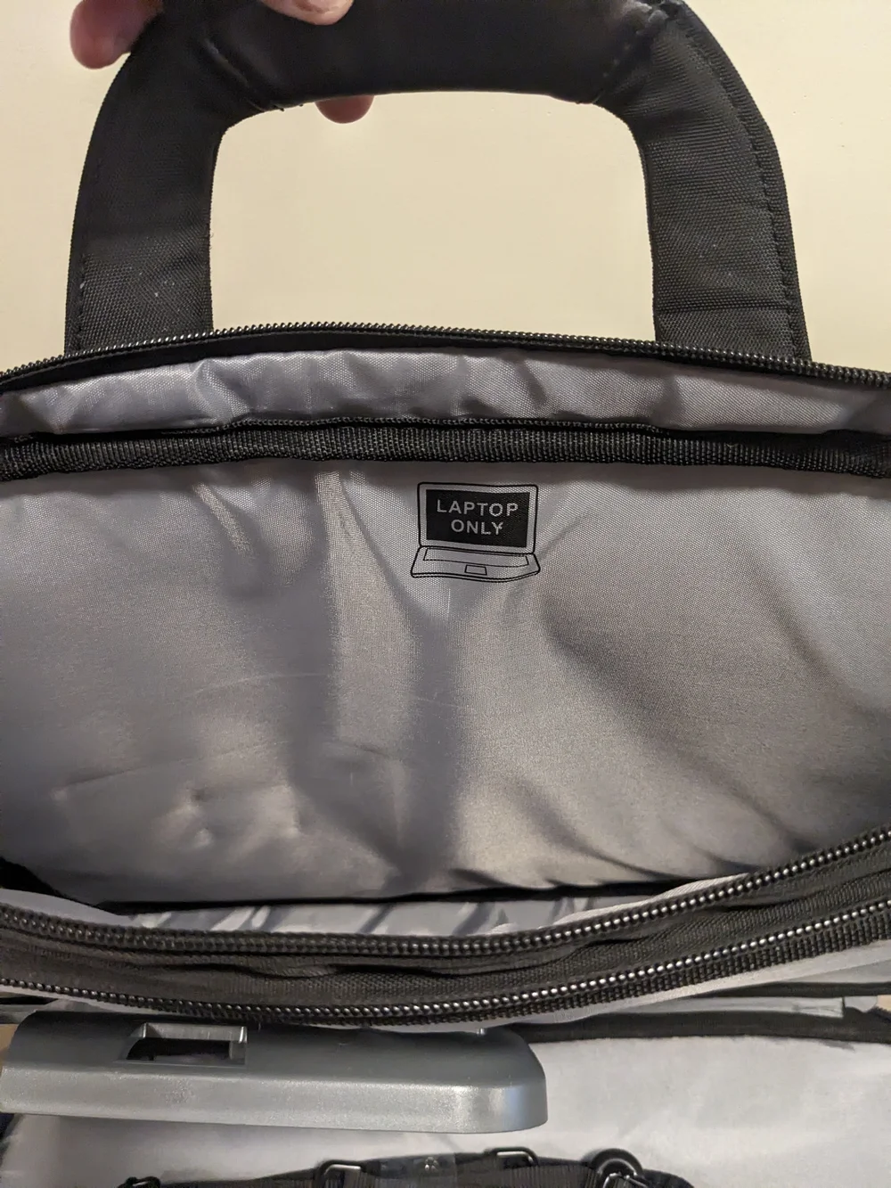 Targus AC0063 Checkpoint Friendly Laptop Briefcase Black NWOT